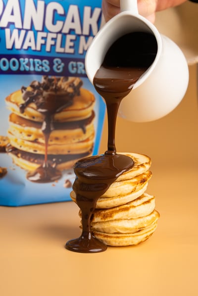Visete pannekake og vaffelblandingskaker og krem